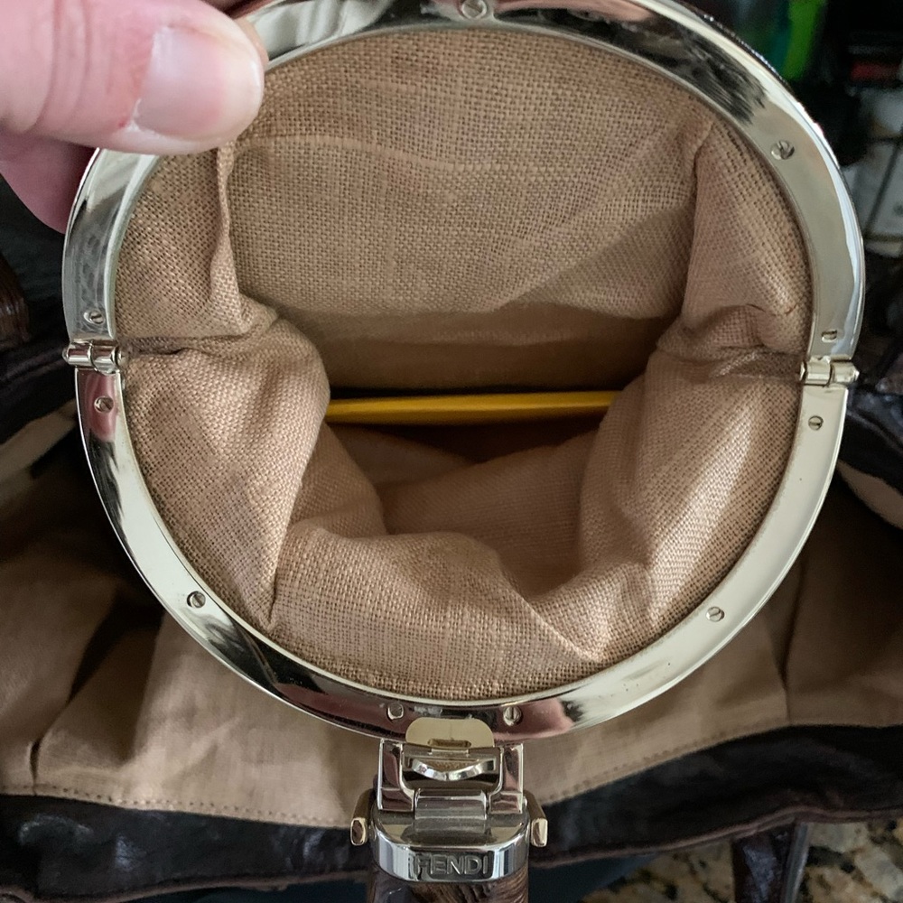 👛FENDI Spybag - Picture 9 of 9